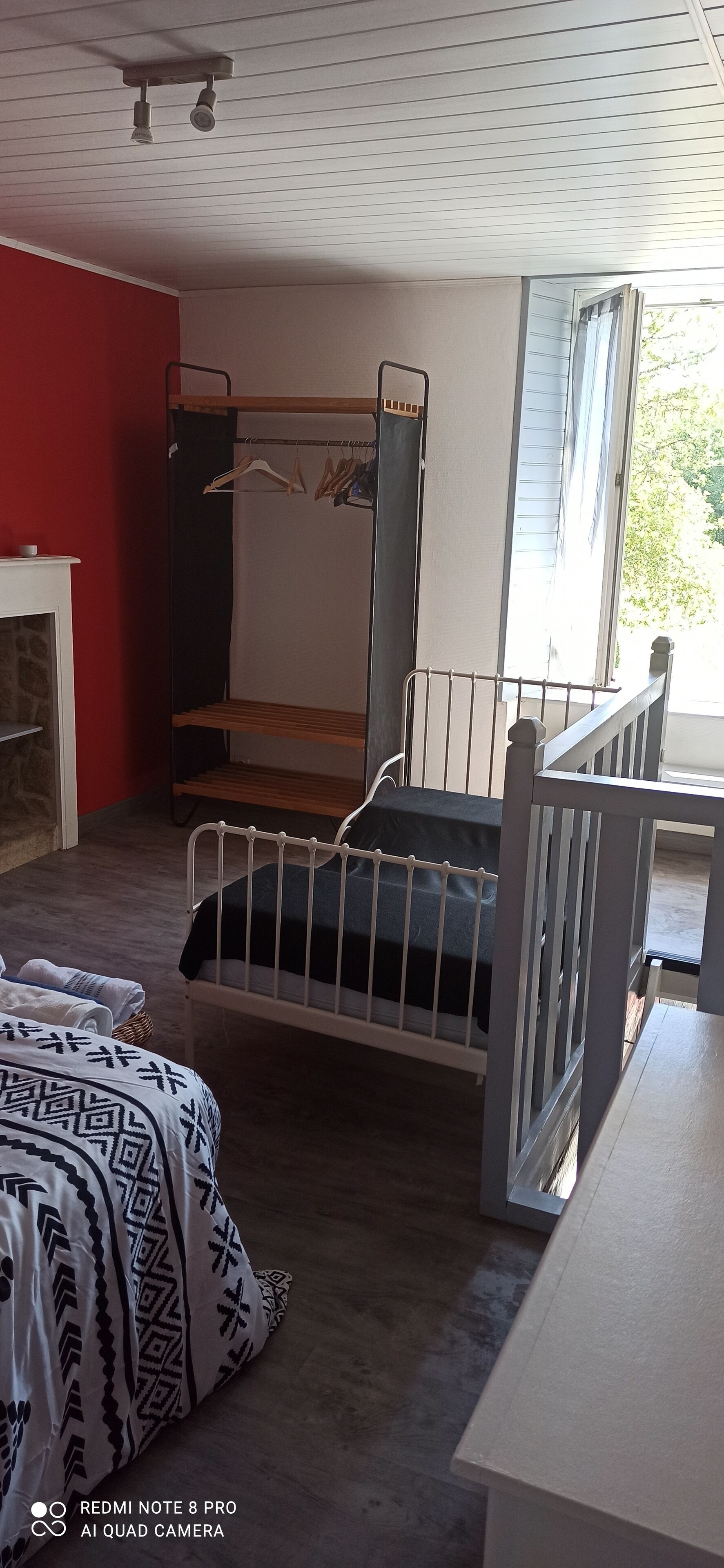 1 chambre, fer et planche à repasser, Wi-Fi gratuit, draps fournis