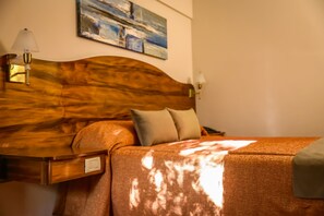 Premium bedding, down comforters, pillowtop beds, minibar - Hotel Royal Princess (Mendoza)