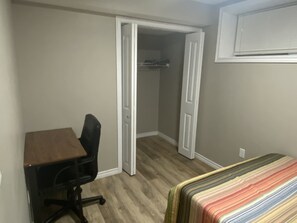 1 chambre, fer et planche à repasser, Wi-Fi, draps fournis