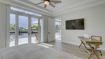 3 slaapkamers, een strijkplank/strijkijzer, gratis wifi, beddengoed