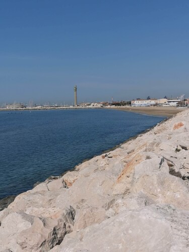 Belle villa de 90m2 au calme avec jardin & parking à 10mn des plages (envoiture)