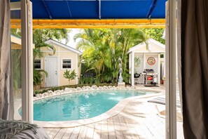 A heated pool - BE STILL- 4 Bedroom, 3 Bath with POOL & Guest Cottage (Key West)