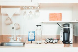 Fridge, coffee/tea maker, paper towels