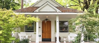 Escape to Wine County in your independant Cottage in Downtown Calistoga