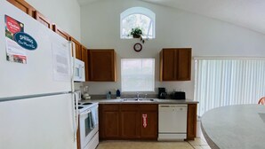House, Multiple Beds (Richard's Southern Dunes Vacation Hom) | Private kitchen - Richard's Southern Dunes Vacation Home (Haines City)