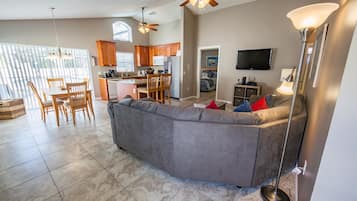 House, Multiple Beds (Stephen's Southern Dunes Vacation Hom) | Living room