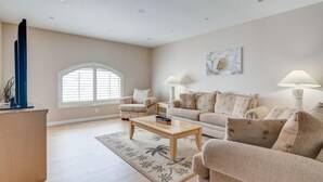 House, Multiple Beds (Claire's Southern Dunes Vacation Home) | Living room - Claire's Southern Dunes Vacation Home (Haines City)