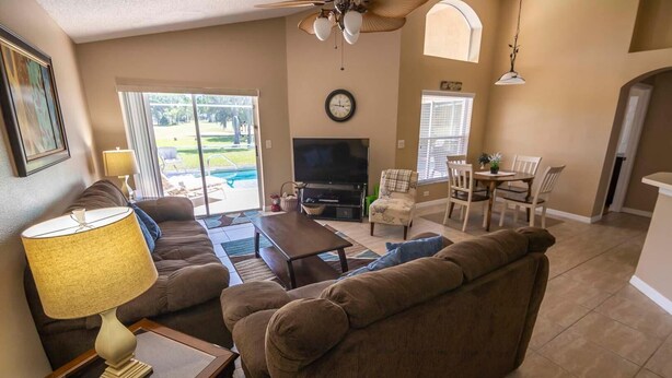 Ferienhaus, Mehrere Betten (Sandra's Southern Dunes Vacation Home) | Wohnzimmer