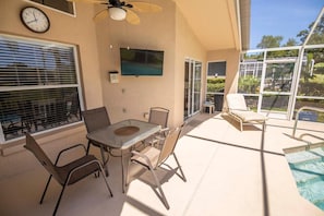 Casa, varias camas (Sandra's Southern Dunes Vacation Home) | Balcón