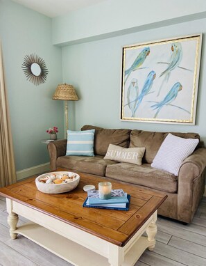 TV - Winter and Spring SPECIALS ! Book now!! Beautifully updated, LARGE BALCONY! (Miramar Beach)