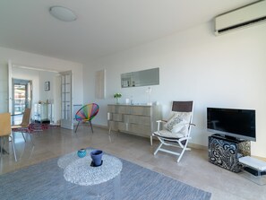 TV - Apartment In A Residence With Swimming Pool Wifi (Cannes)