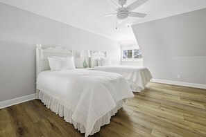 3 bedrooms, desk, free WiFi, bed sheets - Beautiful Bayfront Three Bedroom Stunning Views (Captiva)