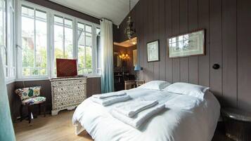 3 chambres, fer et planche Ă repasser, Wi-Fi, draps fournis