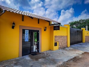 Front of property - Hotel Quinta Izamal (Izamal)