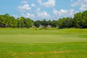 Casa, varias camas (Lyn's Southern Dunes Vacation Home) | Golf