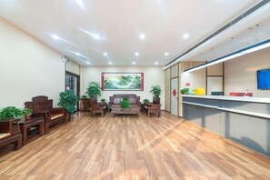 Lobby - Lianjia Holiday Hotel (Jigang Senior High School) (Jinan)