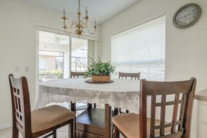 House, Multiple Beds (Ceri's Southern Dunes Vacation Home) | Private kitchen