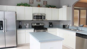 House, Multiple Beds (Elma's Southern Dunes Vacation Home) | Private kitchen - Elma's Southern Dunes Vacation Home (Haines City)