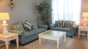 House, Multiple Beds (Elma's Southern Dunes Vacation Home) | Living room - Elma's Southern Dunes Vacation Home (Haines City)