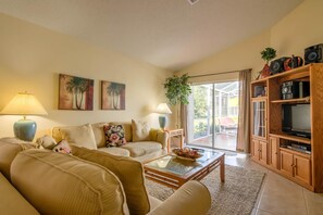 House, Multiple Beds (Jim's Southern Dunes House) | Living room
