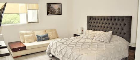 1 soveværelse, skrivebord, gratis Wi-Fi