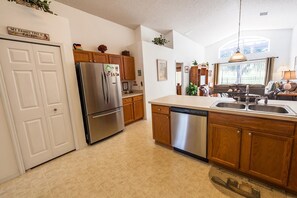 House, Multiple Beds (Kevin's Southern Dunes House ) | Private kitchen