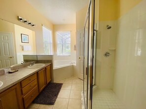Ferienhaus, Mehrere Betten (Fransicso's Calabay Parc Vacation Hom) | Badezimmer