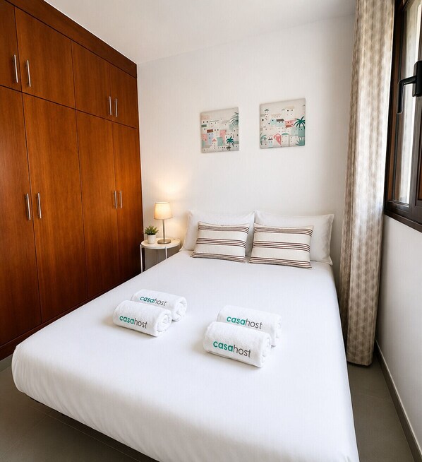 2 bedrooms, iron/ironing board, free WiFi, bed sheets