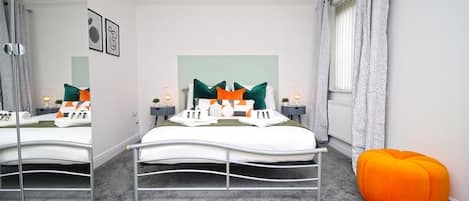 House | 5 bedrooms, free WiFi