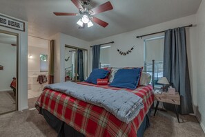 4 bedrooms, iron/ironing board, free WiFi, bed sheets