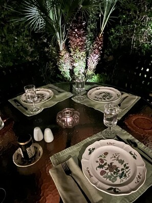 Outdoor dining