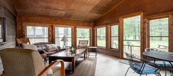 Walk to Douglas Beach! Redwoods Cabin, a Lakewood Lux property