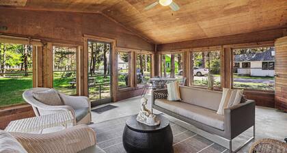 1930s Redwoods Cabin / Walk to Douglas Beach