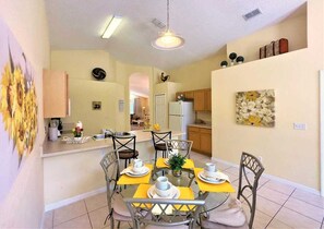 Dining - Amazing Single Home with BBQ, Heated Pool & SPA (Kissimmee)
