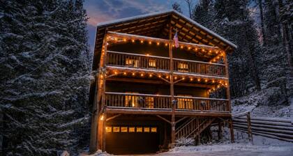 5BR Chalet: Panoramic Views & Game Room