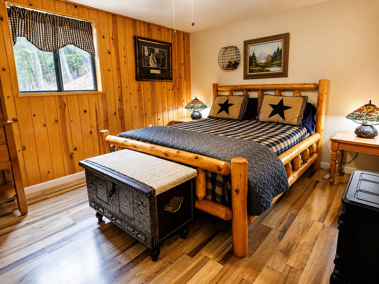 5 bedrooms, iron/ironing board, travel crib, WiFi (free)