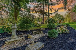 Property grounds - Bourbon Trail River House (Frankfort)