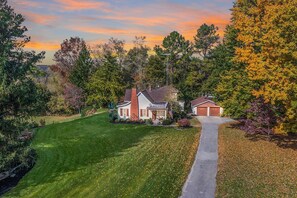 Exterior - Bourbon Trail River House (Frankfort)