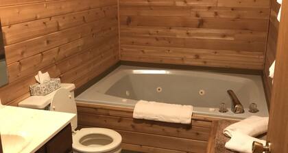 Clean, Comfortable and Quiet Condo at the base of Jackson Creek Summit