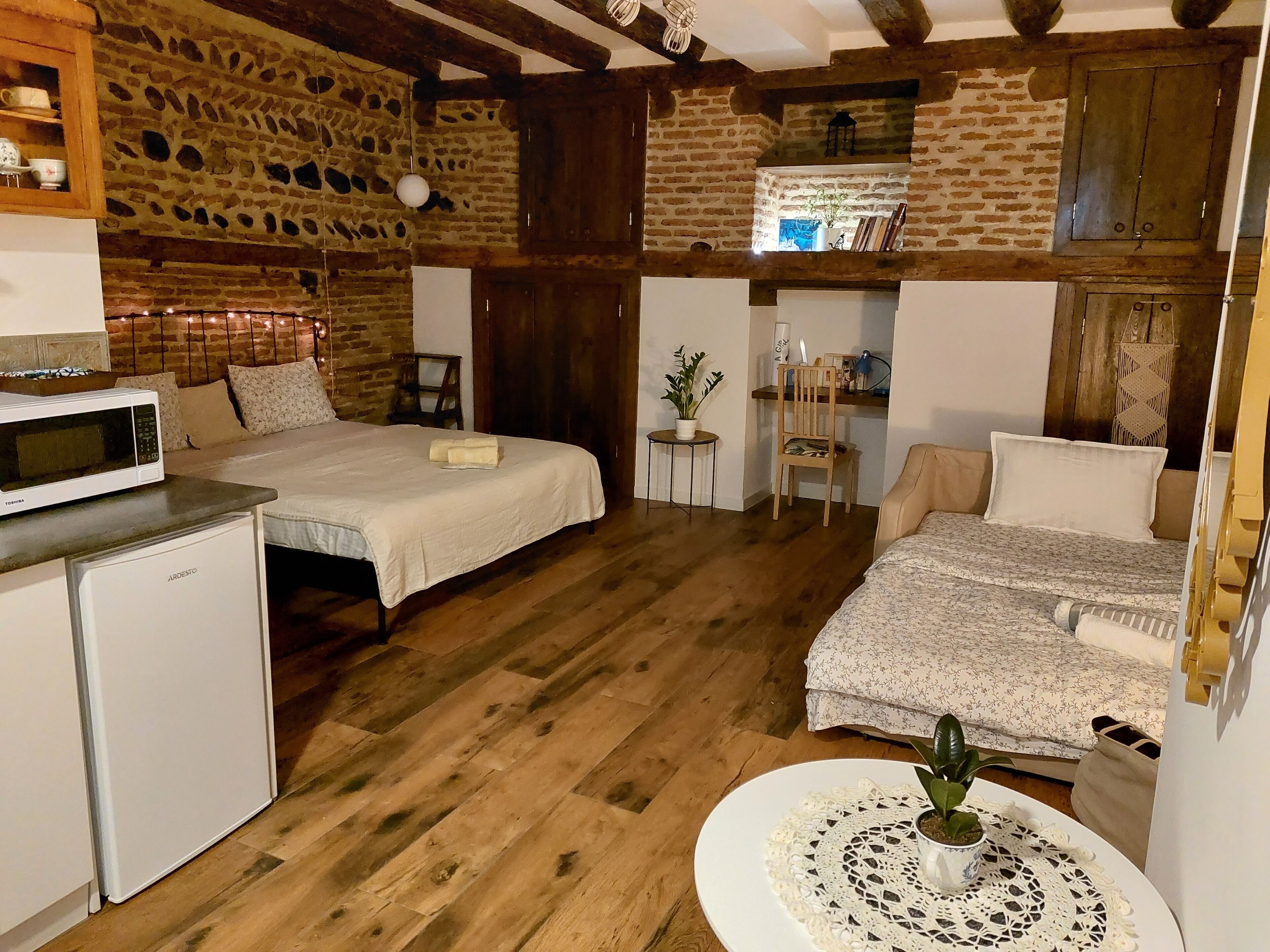 1 bedroom, desk, iron/ironing board, free WiFi