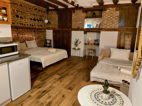 1 غرفة نوم ومكتب ومكواة/لوح كي وواي فاي مجانًا