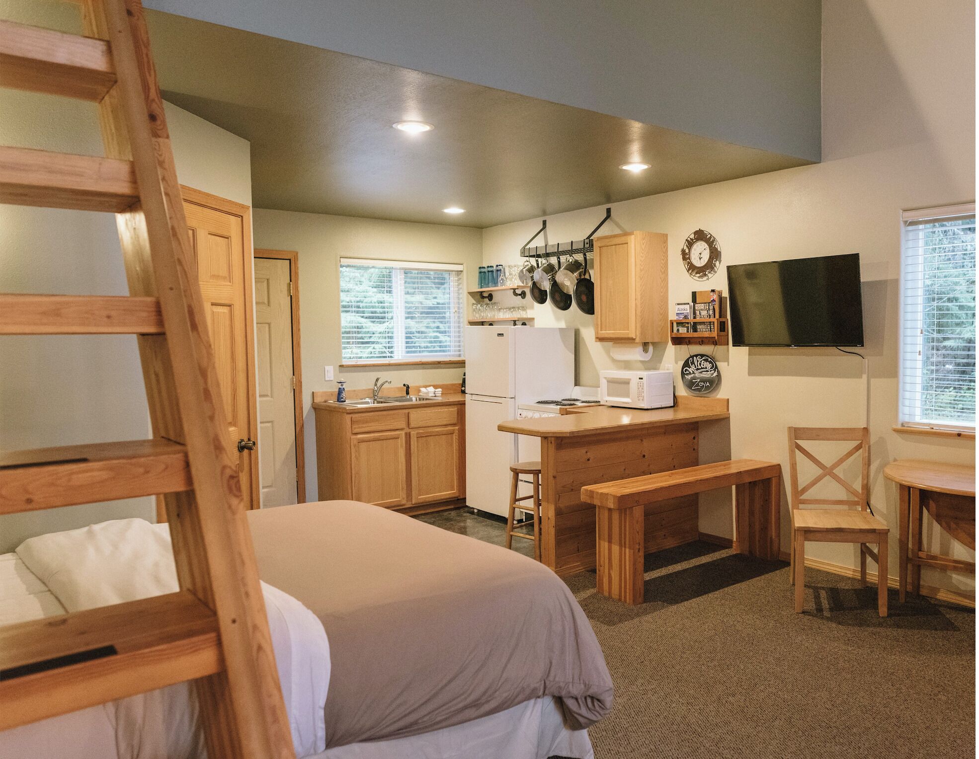1 bedroom, travel cot, WiFi, bed sheets