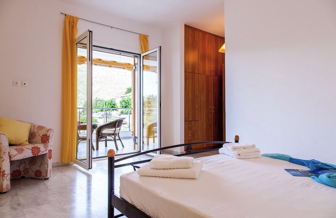 4 slaapkamers, een strijkplank/strijkijzer, reisbedje, gratis wifi