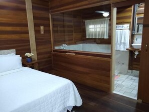 Romantic Room | Minibar, bed sheets - Pousada do Lago Petrópolis (Petrópolis)