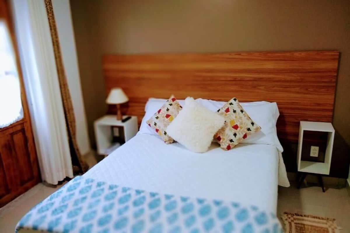 Minibar, bed sheets