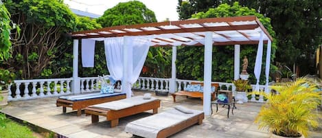 Outdoor pool, sun loungers