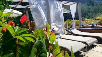 Outdoor pool, pool loungers