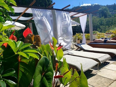 Outdoor pool, sun loungers