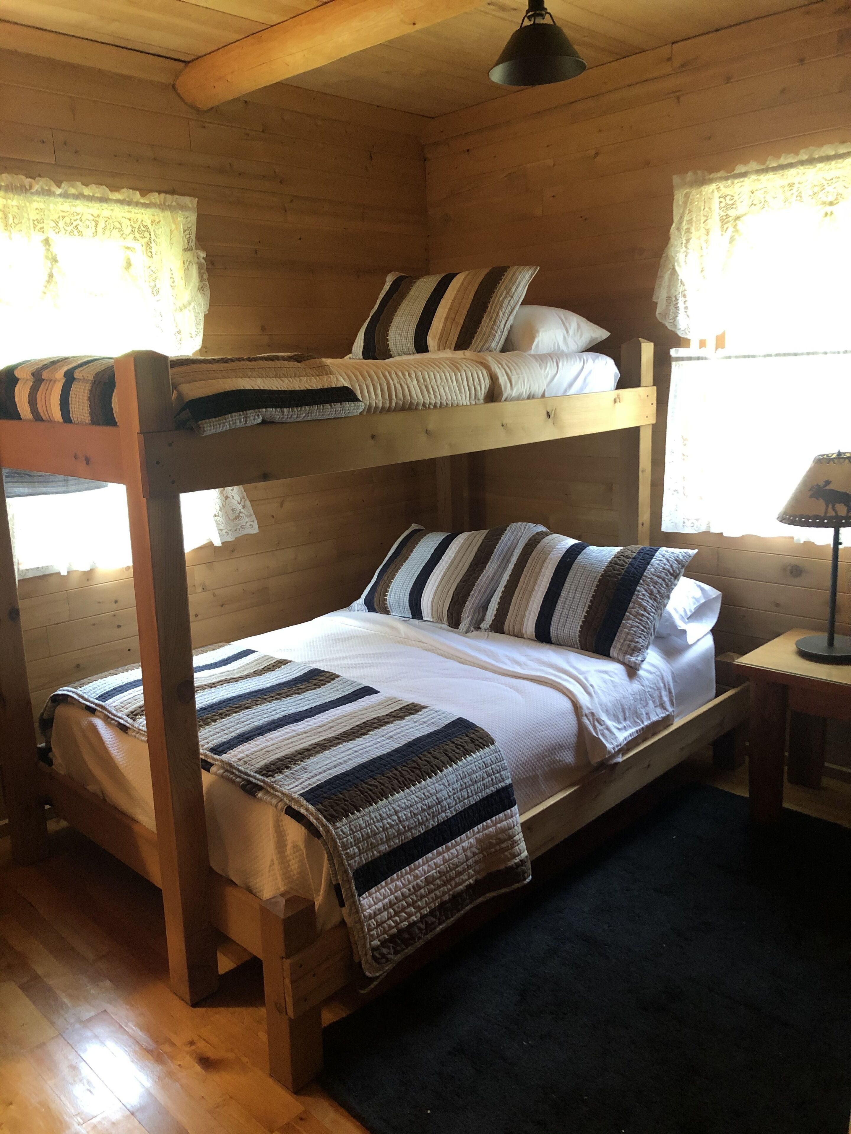 3 bedrooms, bed sheets