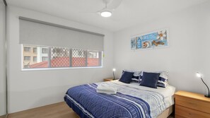 2 bedrooms, iron/ironing board, free WiFi, bed sheets - Cheltenham Apartments Unit 7, 40 King St (KINGS BEACH)